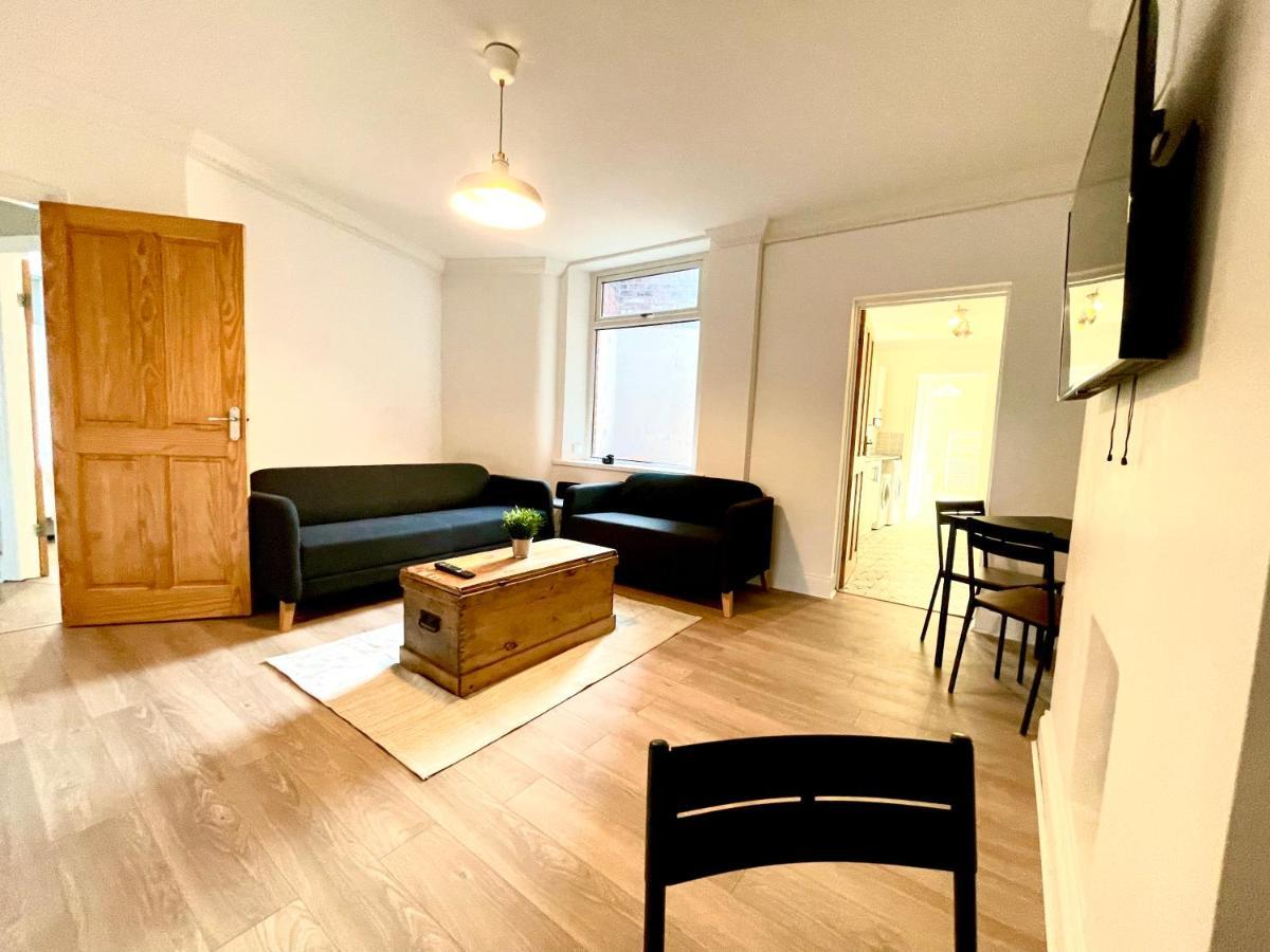 Huge Serviced Apartment With Free Parking Jesmond Zewnętrze zdjęcie