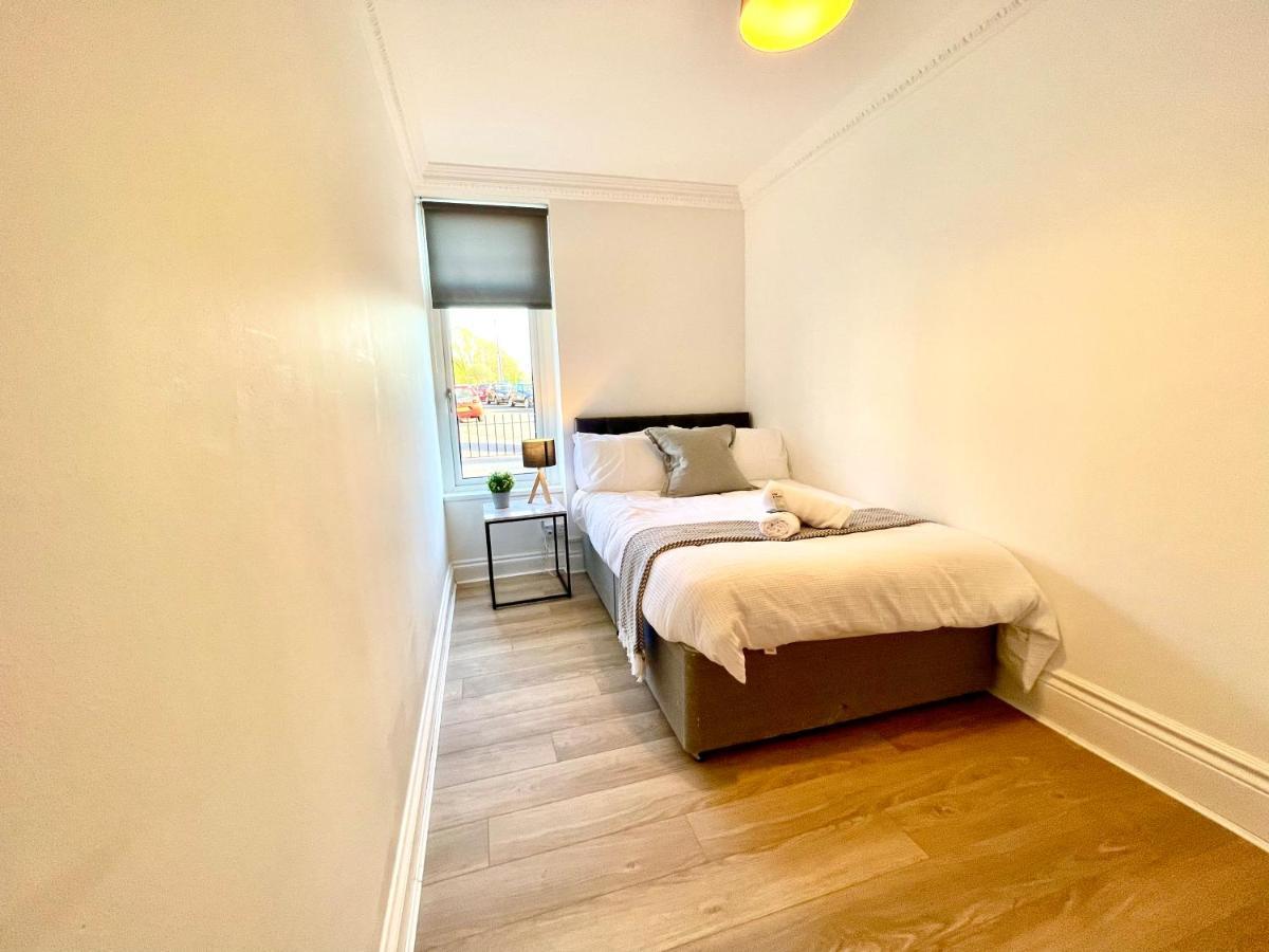Huge Serviced Apartment With Free Parking Jesmond Zewnętrze zdjęcie