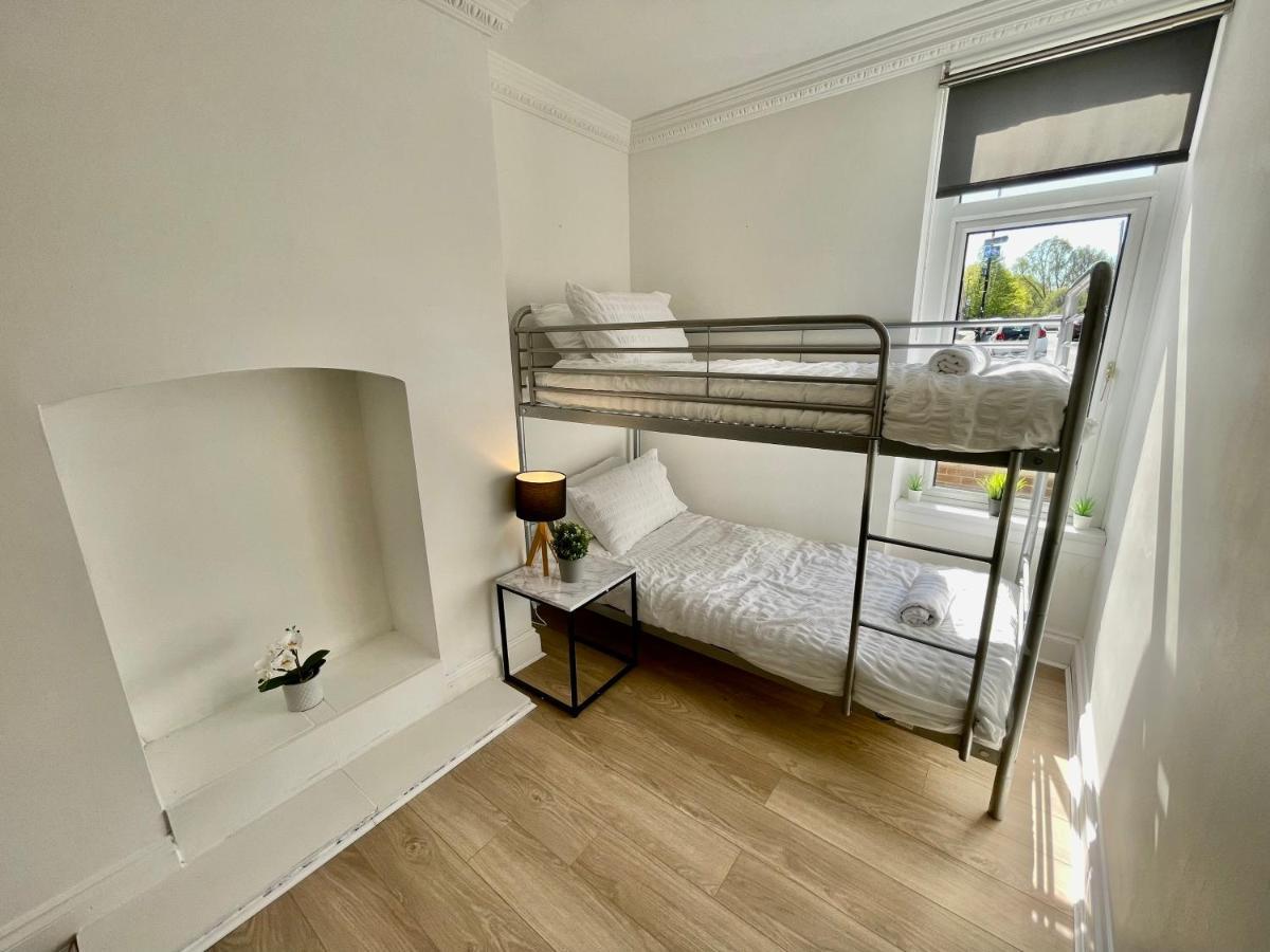 Huge Serviced Apartment With Free Parking Jesmond Zewnętrze zdjęcie
