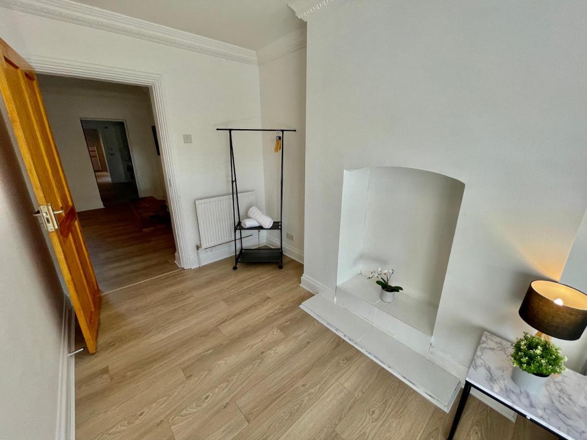 Huge Serviced Apartment With Free Parking Jesmond Zewnętrze zdjęcie