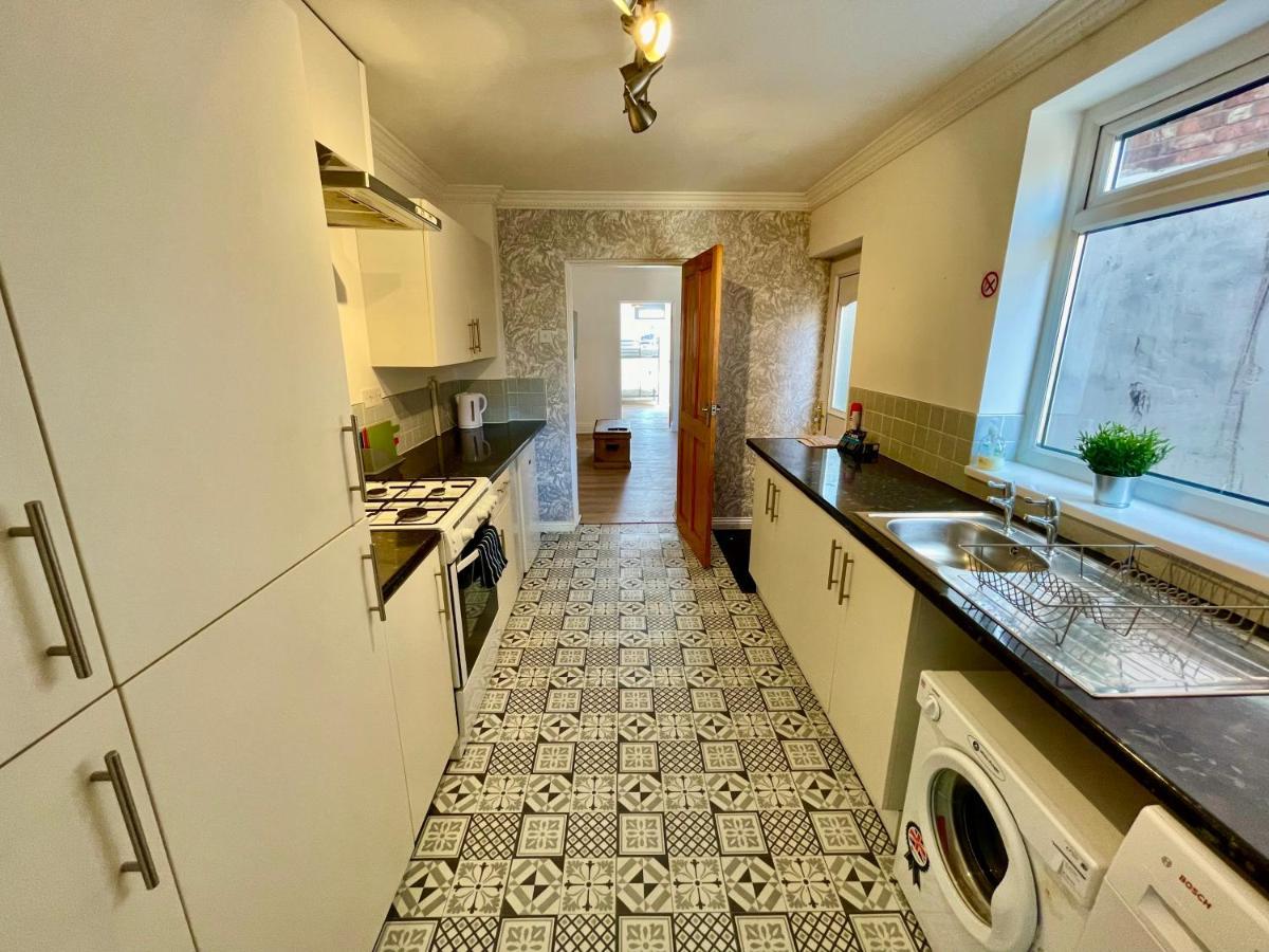 Huge Serviced Apartment With Free Parking Jesmond Zewnętrze zdjęcie